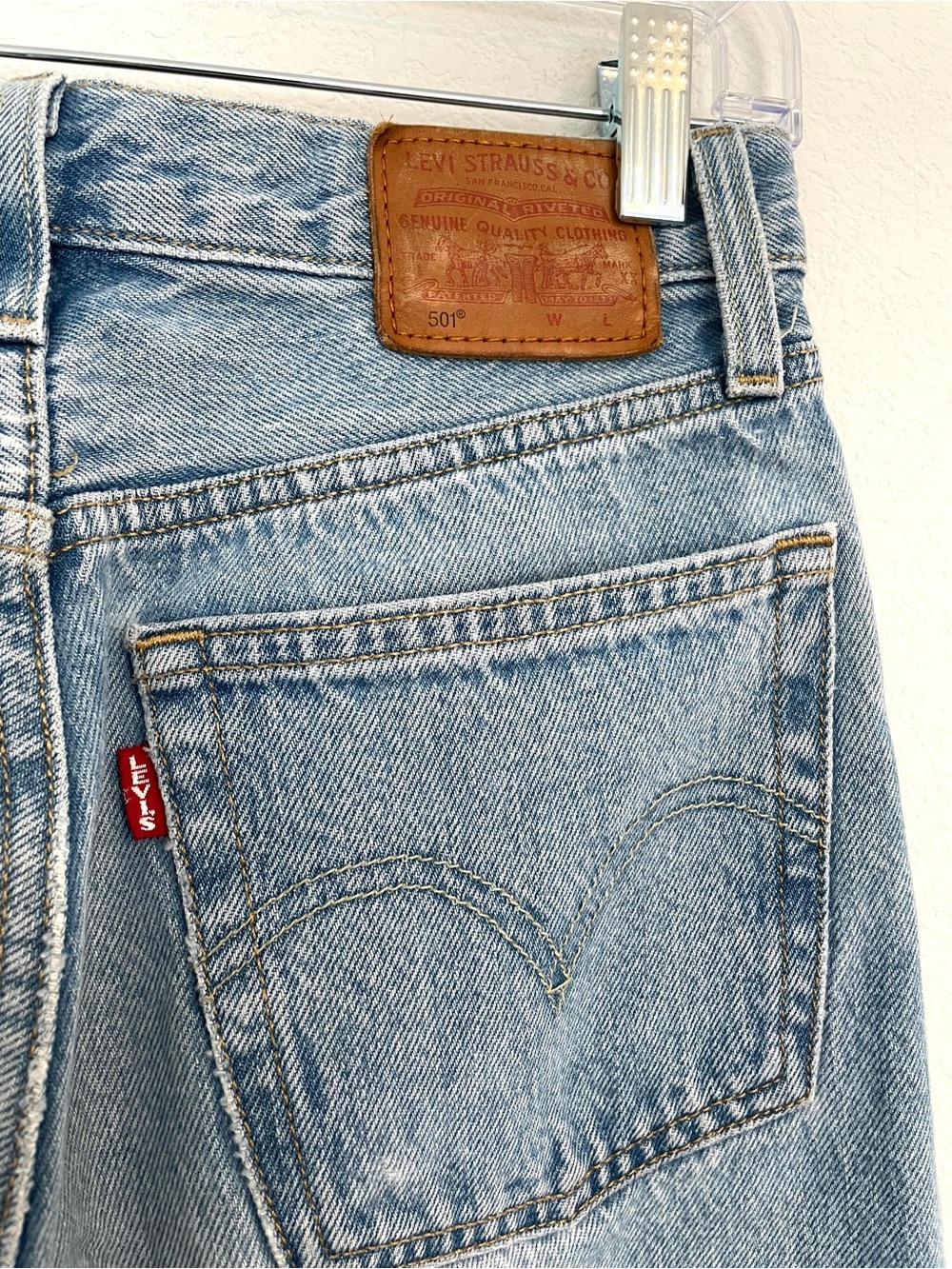 Levi's Premium 501 High-Rise Light Wash Women's 24 Jeans - Picture 7 of 15